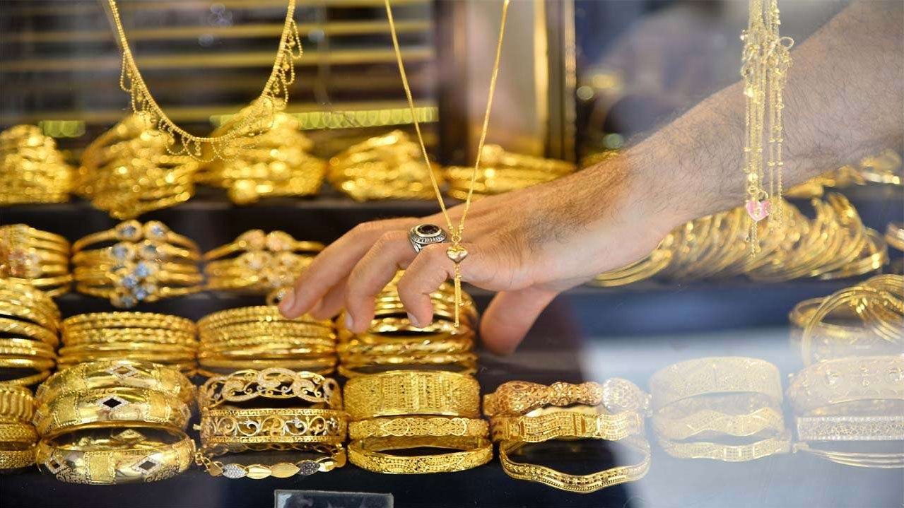 “الـدهـب فـالـصـاغـة” سعر جرام الذهب عيار 21 سعر الذهب اليوم الأربعاء 18 ديسمبر 2024