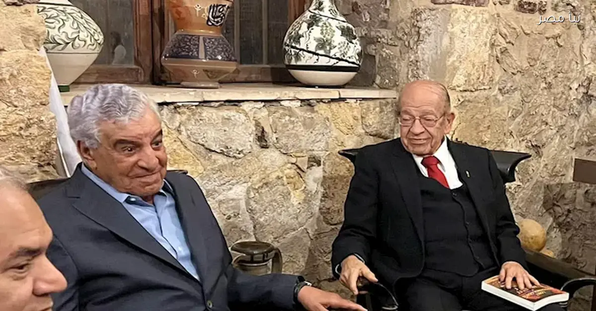 زاهي حواس ووسيم السيسي يتبادلان الآراء حول بناة الأهرامات في نقاش مثير